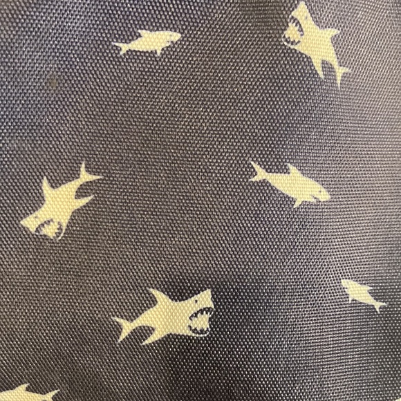 Shark backpack - Picture 10 of 10